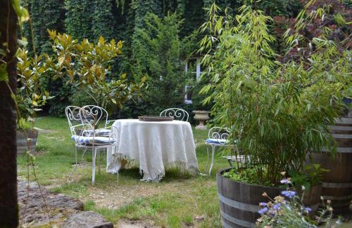 Le Noyer Bed & Breakfast | Inviting LA PROVIDENCE: Pet-Friendly with Family Amenities
