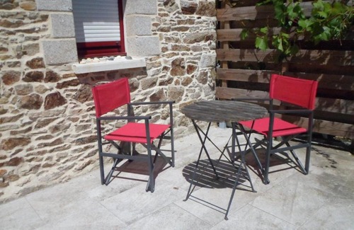 Pluvigner House | Discover La ptite maison d'Isa: Family-Friendly Retreat