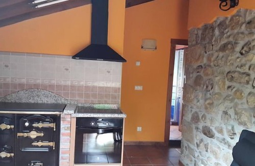 Santianes de Ola Cottage | Guest Rated 10/10: La Pumarada House with Ocean Views