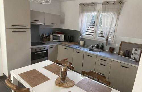 Vallon-Pont-d'Arc Villa | Eco-Friendly La Quieta Cottage by River with Spa & Hot Tub