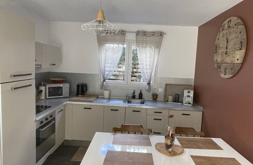 Vallon-Pont-d'Arc Villa | Eco-Friendly La Quieta Cottage by River with Spa & Hot Tub