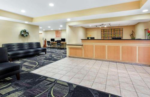 Imperial Point Hotel | Pet-Friendly Getaway at La Quinta by Wyndham Pompano Beach