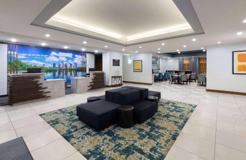 McNeil Hotel | Pet-Friendly La Quinta by Wyndham Near Lakeline Mall