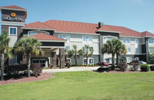 Broadmoor Hotel | Pet-Friendly Retreat at La Quinta by Wyndham Denham Springs
