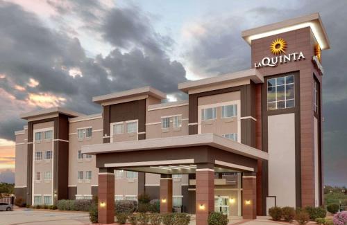 Big Spring Hotel | Pet-Friendly Escape at La Quinta by Wyndham Big Spring