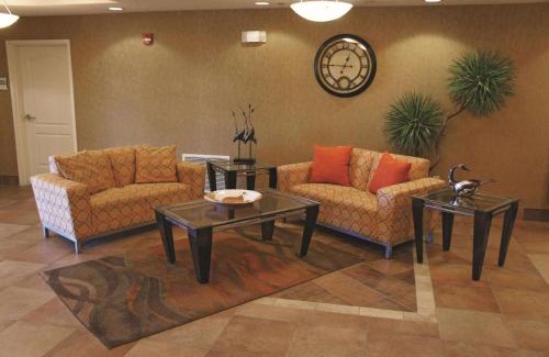 Bismarck Hotel | Pet-Friendly Getaway at La Quinta by Wyndham Bismarck