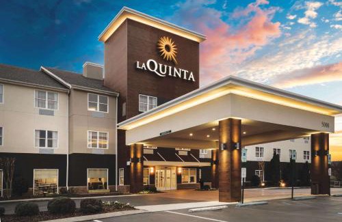 Lupton City Hotel | Family-Friendly Stay at La Quinta by Wyndham Chattanooga North