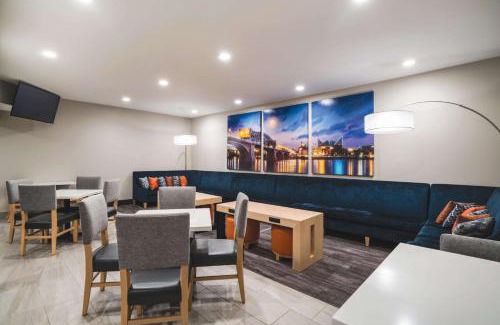 Lupton City Hotel | Family-Friendly Stay at La Quinta by Wyndham Chattanooga North
