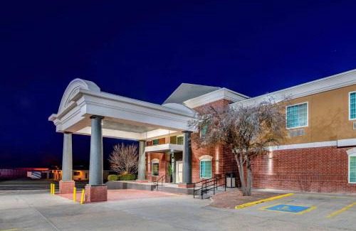 Dalhart Hotel | Pet-Friendly Getaway at La Quinta by Wyndham Dalhart