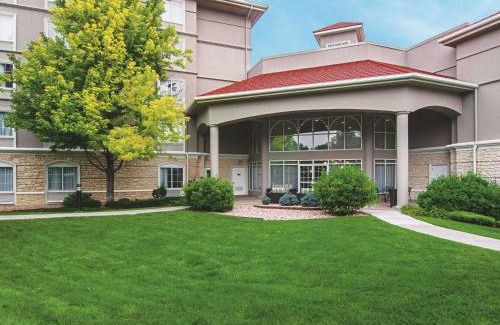 Dupont Hotel | Explore La Quinta by Wyndham Denver Airport – Pet Friendly Stays