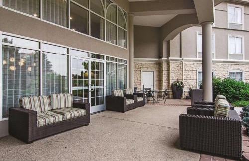 Dupont Hotel | Explore La Quinta by Wyndham Denver Airport – Pet Friendly Stays