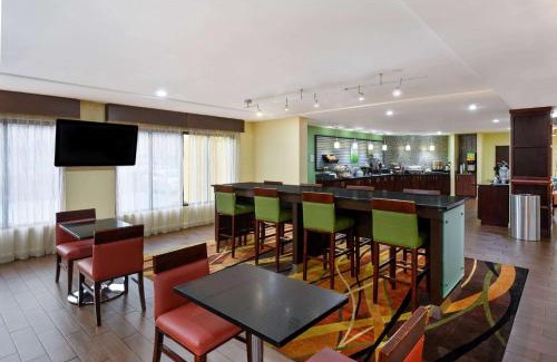 Florence Hotel | Pet-Friendly Comfort at La Quinta by Wyndham Florence