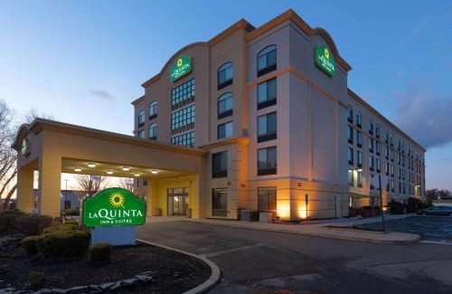 East Garden City Hotel | Discover Pet-Friendly Comfort at La Quinta by Wyndham