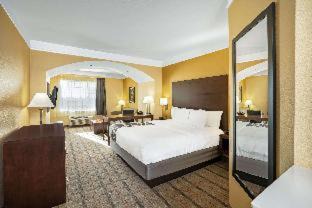 Barker Hotel | Pet-Friendly Retreat at La Quinta by Wyndham in Houston