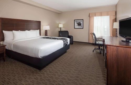 Inglewood Hotel | Welcoming La Quinta by Wyndham Inglewood with Breakfast & Accessibility
