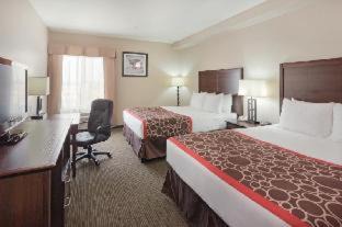 Inglewood Hotel | Welcoming La Quinta by Wyndham Inglewood with Breakfast & Accessibility