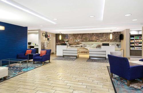 Kingman Hotel | Discover La Quinta by Wyndham Kingman: Pet-Friendly Retreat