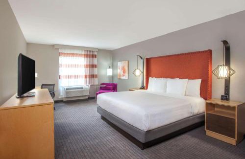 Madera Hotel | Pet-Friendly Retreat at La Quinta by Wyndham Madera