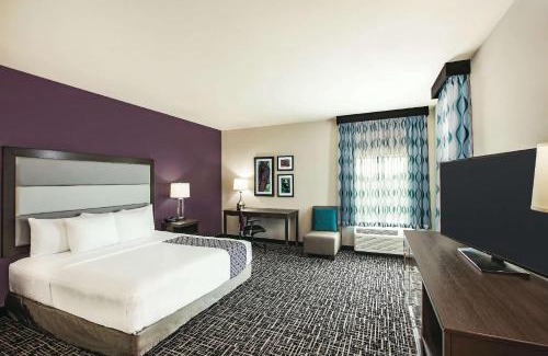 McAllen Hotel | Pet-Friendly Retreat at La Quinta by Wyndham McAllen