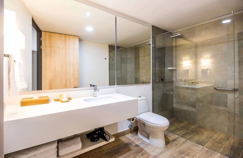San Diego Hotel | Discover La Quinta by Wyndham Medellin: Family-Friendly Retreat