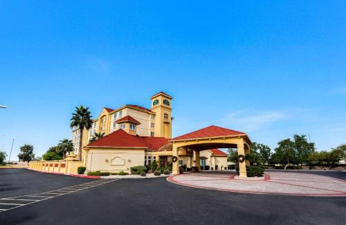 Superstition Springs Hotel | Pet-Friendly Retreat at La Quinta by Wyndham Mesa