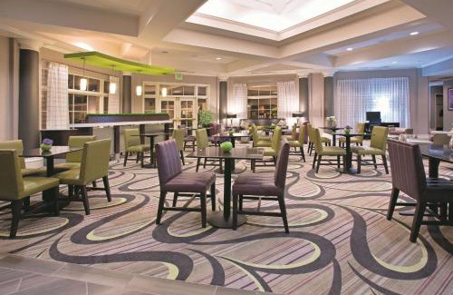 Superstition Springs Hotel | Pet-Friendly Retreat at La Quinta by Wyndham Mesa