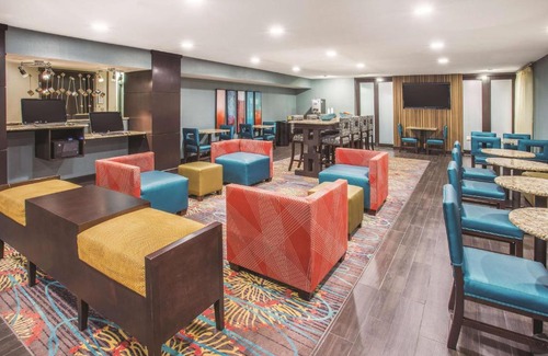 O'Fallon Hotel | Comfortable Stay at La Quinta by Wyndham O'Fallon, IL