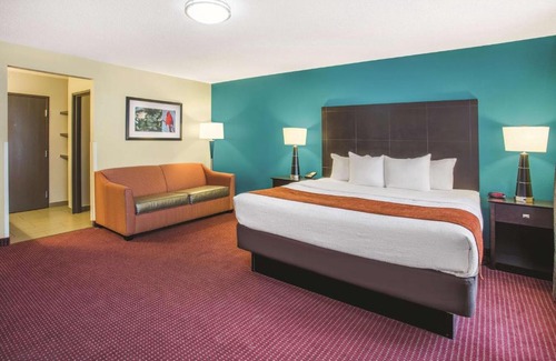 O'Fallon Hotel | Comfortable Stay at La Quinta by Wyndham O'Fallon, IL
