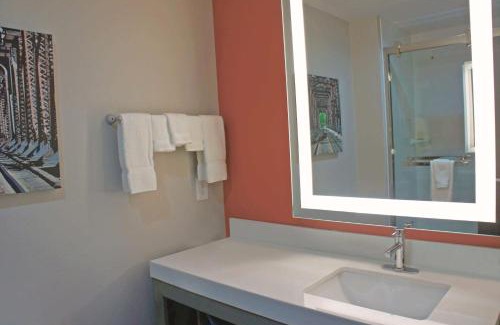 Pittsburg Hotel | Pet-Friendly Stays at La Quinta by Wyndham Pittsburg