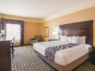 Port Lavaca Hotel | Pet-Friendly Stay at La Quinta by Wyndham Port Lavaca
