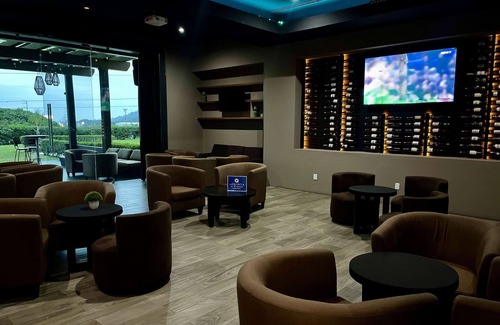 Poza Rica Hotel | Elegant Stay at La Quinta by Wyndham Poza Rica with Pool