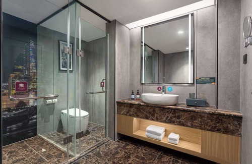 Qionghai Hotel | La Quinta by Wyndham Qionghai Yinhai