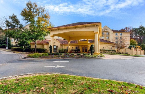 Crabtree Hotel | Discover La Quinta by Wyndham Raleigh Crabtree Amenities