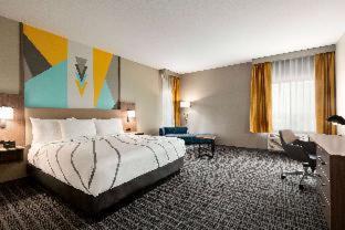 Richmond Hotel | Relax at La Quinta by Wyndham Richmond-Sugarland Hotel