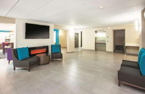Fiskdale Hotel | Pet-Friendly Comfort at La Quinta by Wyndham Sturbridge