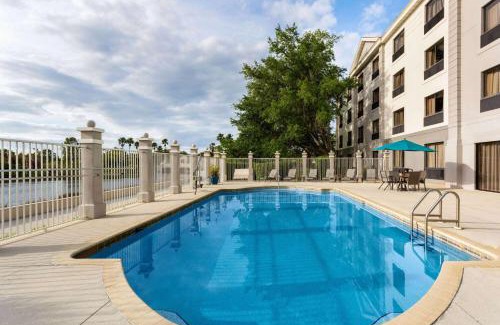 Bonita Shores Hotel | Relax at La Quinta by Wyndham Bonita Springs Naples North