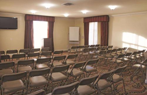Moreno Valley Hotel | Pet-Friendly Retreat at La Quinta by Wyndham Moreno Valley