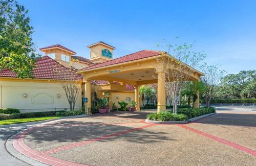 Terrace Park Hotel | Relax at La Quinta by Wyndham USF Near Busch Gardens