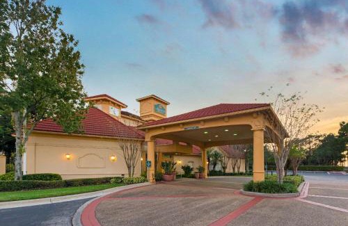 Terrace Park Hotel | Relax at La Quinta by Wyndham USF Near Busch Gardens