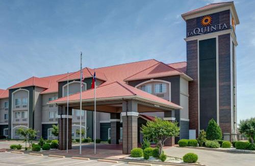 Weatherford Hotel | Inviting La Quinta by Wyndham Weatherford with Pool & Spa