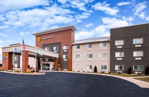 Elkhart Hotel | Pet-Friendly Retreat at La Quinta Inn and Suites Elkhart