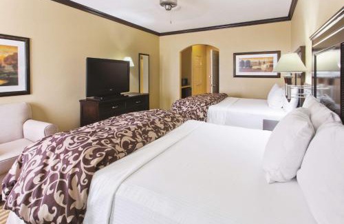 Schertz Hotel | Enjoy Pet-Friendly Comfort at La Quinta Inn & Suites Schertz