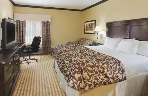 Schertz Hotel | Enjoy Pet-Friendly Comfort at La Quinta Inn & Suites Schertz