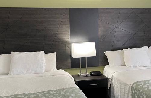 Springdale Hotel | Convenient Stay at La Quinta Inn Cincinnati North