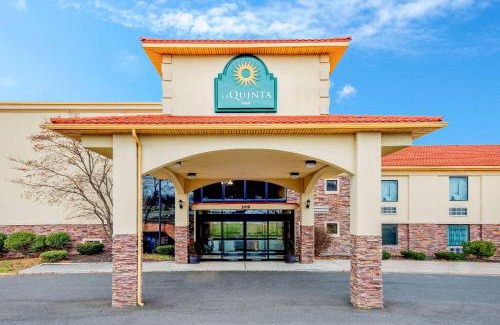West Long Branch Hotel | Pet-Friendly Comfort at La Quinta Inn West Long Branch