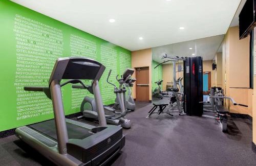 West Long Branch Hotel | Pet-Friendly Comfort at La Quinta Inn West Long Branch