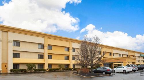 Auburn Hotel | Welcoming La Quinta Inn Auburn: Pet-Friendly & Family-Oriented