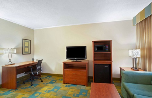 Auburn Hotel | Pet-Friendly Comfort at La Quinta Inn by Wyndham Auburn