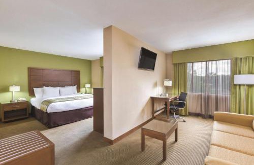 St. Johns Hotel | Comfort at La Quinta Inn by Wyndham Austin North Awaiting You