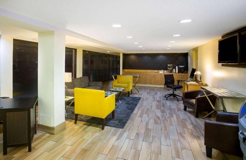 Capitol District Hotel | Discover La Quinta Inn by Wyndham Austin Capitol & Downtown